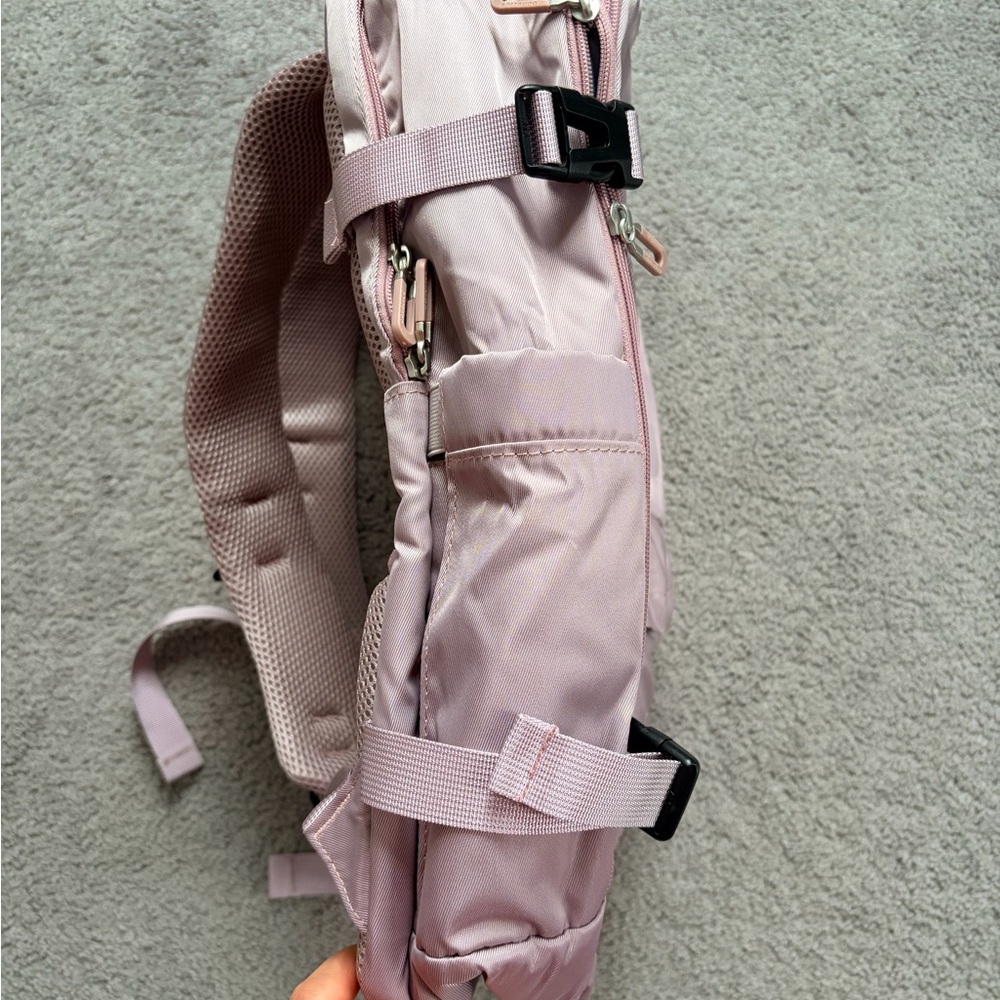 Versatile Backpack - Picture 3 of 8